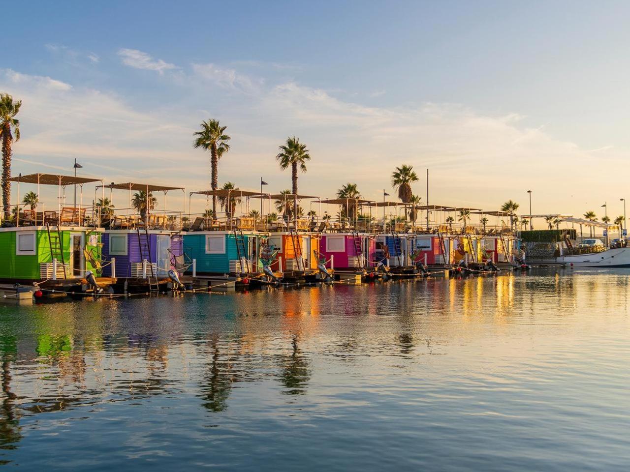 Hotel Boat Haus - Casas Flotantes Frente A Gibraltar La Línea de la Concepción Zewnętrze zdjęcie