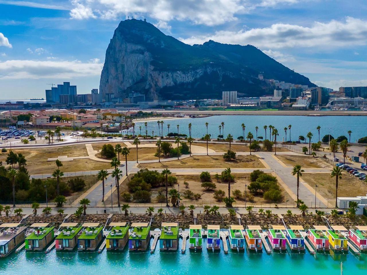 Hotel Boat Haus - Casas Flotantes Frente A Gibraltar La Línea de la Concepción Zewnętrze zdjęcie